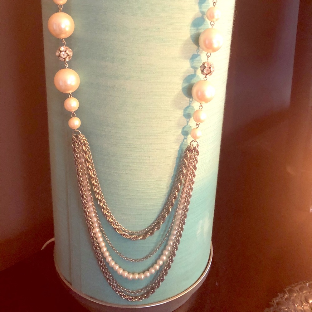 Pearl and Silver chained necklace